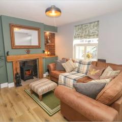 Sunshine Cottage Tideswell, Games room included.