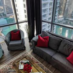 Luxe 1BD, boutique apt full lakeview 1m to Metro, Lake & Almas Tower By "La Buena Vida Holiday Homes"