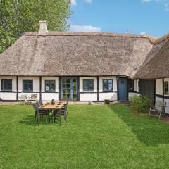 Cozy Home In Humble With Kitchen