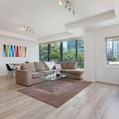 Spacious apartment minutes from the CBD