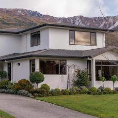 Stonebrook - Wanaka Holiday Home