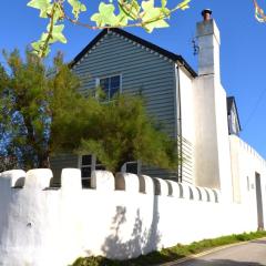 Bantham House, Bantham, South Devon - a few steps from golden sandy beaches