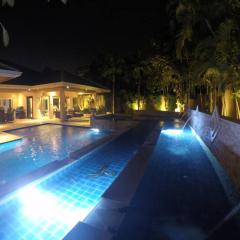 4BRLuxury pool villa near Siam Country club (golf)