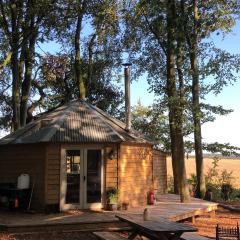 Woodpecker Cabin with Hot tub