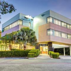 Springfield Lakes Boutique Hotel