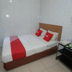 OYO 92677 Hotel Bintaro