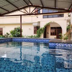 Param Country Home - Swimming Pool included