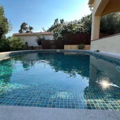 Preciosa casa en Mas Fumats con piscina y bonitas vistas