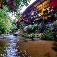 แม่อุ๊ยที่พักติดน้ำ&mae oui next to the water