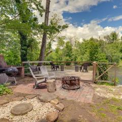 Family-Friendly Riverhouse Fishing and Hot Tub