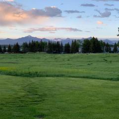 TALISMAN AMAZING VIEWS Walk to Uptown Sleeps 4