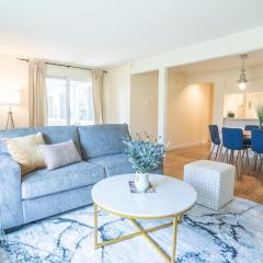 Spacious 2B2B Condo near downtown & Microsoft