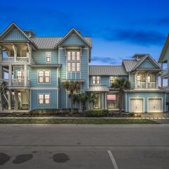 Luxury house with wet bar, outdoor shower, steps from Gulf