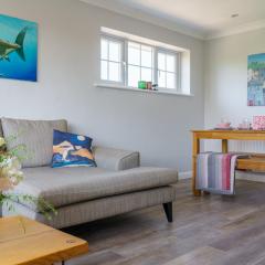Spacious & charming apartment by the New Forest