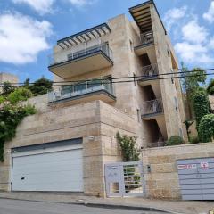 Cute Studio near Yad Vashem FREE street parking