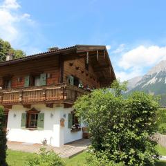 Detached holiday home in Ellmau near the ski lift