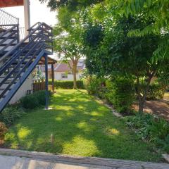 פינה שלווה בטבע- A peaceful spot in nature