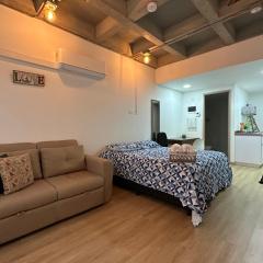 Prime Laureles Location with Air Conditioning