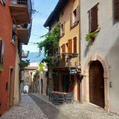 Malcesine with Charme - Superior 2 bedrooms apartment