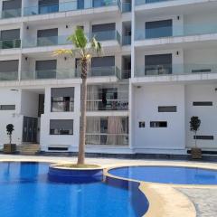 Luxurious 3BR 1,5Bath flat near the beach