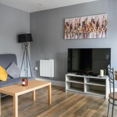 Livestay-One Bed Apt in Slough with FREE Parking