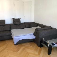 Ein Zimmer in einer 2-Zimmer-Wohnung im Zentrum