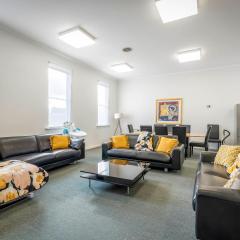 4 Bedroom House - Hobart CBD - Free Parking - Free WIFI