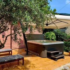 La Casa Rosa di Segusino with SPA Jacuzzi in garden