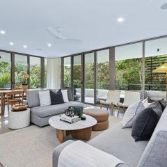 Cotton Beach 94 Mid-Floor Penthouse with Bush View