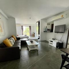 Extra large, modern apartment with sea view