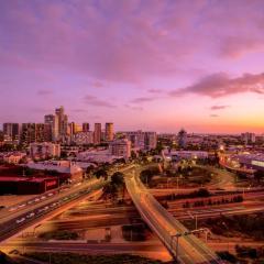 Stylish 2-Bed Apt in Southbank with Parking