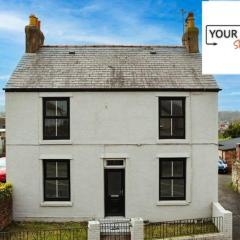 Lovely detached Cottage, Flint