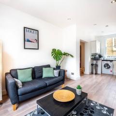 Cosy flat in Central LDN Payment to the HOST