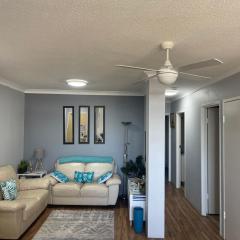 The Commodore, 23,9-11 Donald Street - Delightful unit with gorgeous water views, air con and wi-fi