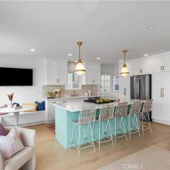 Amazing location! Luxurious beach cottage.Ocean views