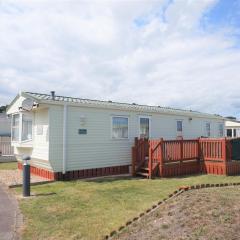 Great 6 Berth Caravan With Decking By The Beach In Suffolk Ref 40023nd