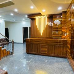 HOTEL AV GRAND
