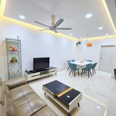Entire Home at Indahpura, Kulai