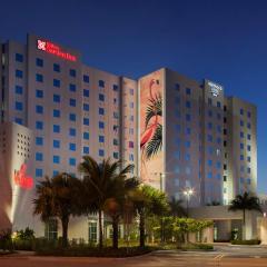 迈阿密海豚购物中心希尔顿惠庭套房酒店