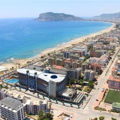 Family 2bd Flat 150m to the Beach