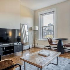 Back Bay 1br w wd nr Newbury St BOS-813