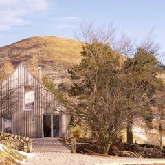 Eastside Woodshed - Pentland cabin set in the hills near Edinburgh