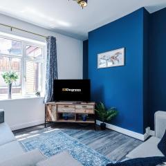 Modern 3-Bed house in Stoke by 53 Degrees Property, Ideal for Business & Long Stays - Sleeps 6