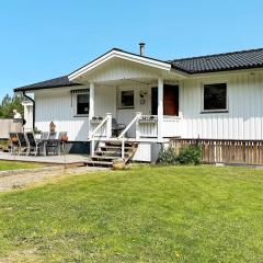 6 person holiday home in UDDEVALLA-By Traum