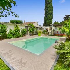 Amazing Home In Le Pontet With Jacuzzi