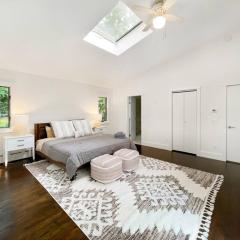 Contemporary 3BR Retreat in East Hampton