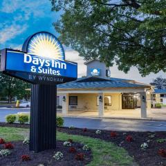 Days Inn & Suites by Wyndham Colonial