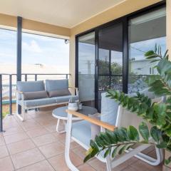 Stones Throw To Shelly Beach, Pet Friendly!