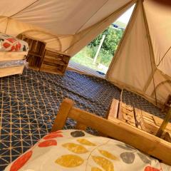 Roaches Retreat Eco Glampsite - Rocky Reach Bell Tent