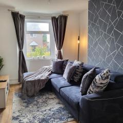 Coventry Cosy Home - Perfect location for Contractors, Families, Relocators, close Walsgrave Hospital and Motorways